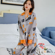 シルクアニメのプリントパジャマ、春と秋の薄い快適な家庭服セット