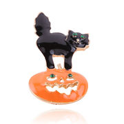 かわいい猫、かぼちゃドロップ釉ブローチ、電気メッキ、ハロウィンコサージュアクセサリー