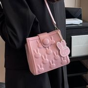 ピンク 立体 うさぎショルダーバッグ  可愛い ウサギ  ファッション レディースバッグ PU うさぎバッグ