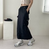 【韓国ファッション】2024年春新作　シャーリングカーゴスカート　カーゴ　シャーリング　ロングスカート