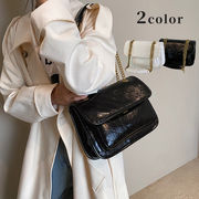 ショルダーバッグ　PUバッグ　鞄　チェーン　レディース　韓国ファッション　2colors