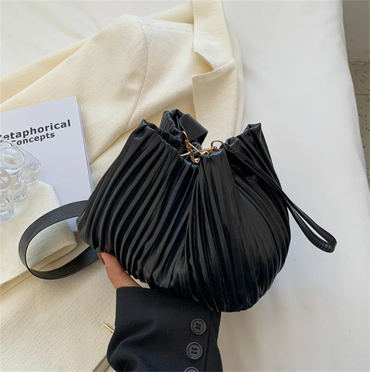 最安値に挑戦！早い者勝ち ユニークなデザイン ハンドバッグ 流行 斜  