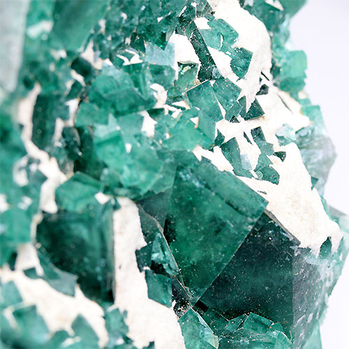 Fluorite フローライト 蛍光鉱物 蛍石 マダガスカル 結晶 原石【FOREST 天然石 パワーストーン】 株式会社 FOREST | 卸売・  問屋・仕入れの専門サイト【NETSEA】