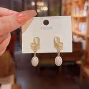 韓国で人気の新しいスタイル 蝶の羽 オパールのイヤリング 真珠のイヤリング