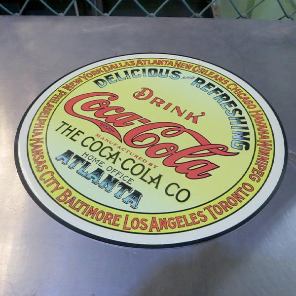 ラウンド メタルサイン COCA COLA KEG LABEL 【コカコーラ ブリキ看板