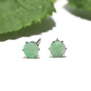 ピアス　翡翠　約4mm　突き刺し型　ステンレス　シルバー　日本製