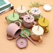 【2024夏新作】子供 水筒 キッズボトル 子供水筒ストローマグ取っ手付きカップ シリコン製