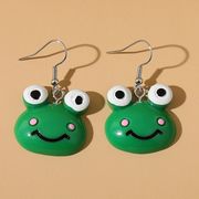 大きなカエルの頭のピアス  かわいいピアス   ファッション 蛙  カエル雑貨   カエルアクセサリー