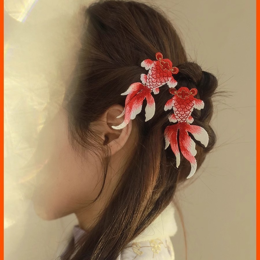きょんかよ。つまみ細工 金魚♡髪飾り ヘアクリップ 滑り止め きょんかよ様専用。つまみ細工 金魚♡髪飾り ヘアクリップ 滑り