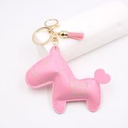 ピンク  馬キーホルダー ファッション   レザー PU 馬キーホルダー  キーチェーン  動物  馬雑貨
