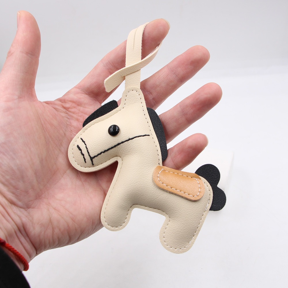 9色 馬キーホルダー ファッション レザー PU 馬キーホルダー