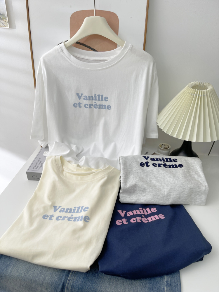 2025年夏の新しいモデルのアルファベットのプリントのゆったりとカジュアルな半袖のTシャツの上着です