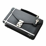 United HOMME  馬革　ホワイトクロスライン搭載モデル 背面財布機能付き ミニセカンドバッグ　UH-2462