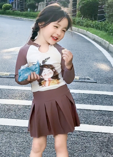 2025夏新作   女の子 長袖連体水着  水泳服砂浜 海水着 温泉用 子供用水着  日焼け止め 90-140cm