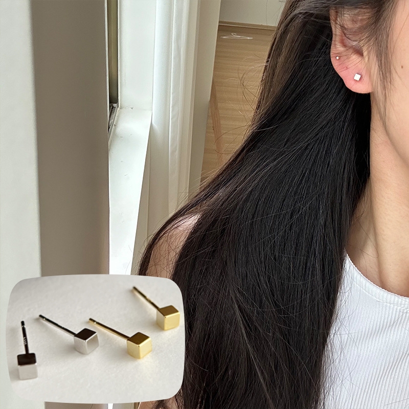 ミニミニキューブピアス 正方形 S925 シルバーアクセサリー アレルギー対応 大人かわいい おしゃれ 上品