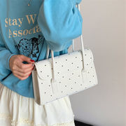 ショルダーバッグ　韓国ファッション　デザイン PUバッグ カバン 肩掛けバッグ　水玉