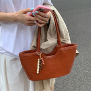 ショルダーバッグ　韓国ファッション　デザイン PUバッグ カバン 肩掛けバッグ　大容量　トートバッグ