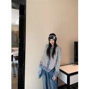 今季マストバイ  気質   おしゃれ  個性的  プリントアップリケ  ルーンネック  セーターコート