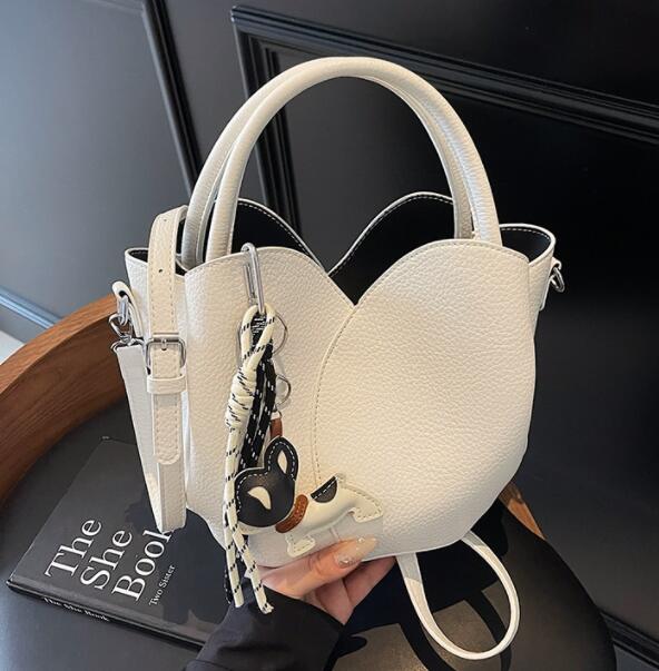 ショルダーバッグ   鞄  手提げバッグ バケツバッグ pu お出かけ