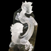 【一点物】　彫り物　ガーデンクォーツ　龍　ブラジル産　台付き