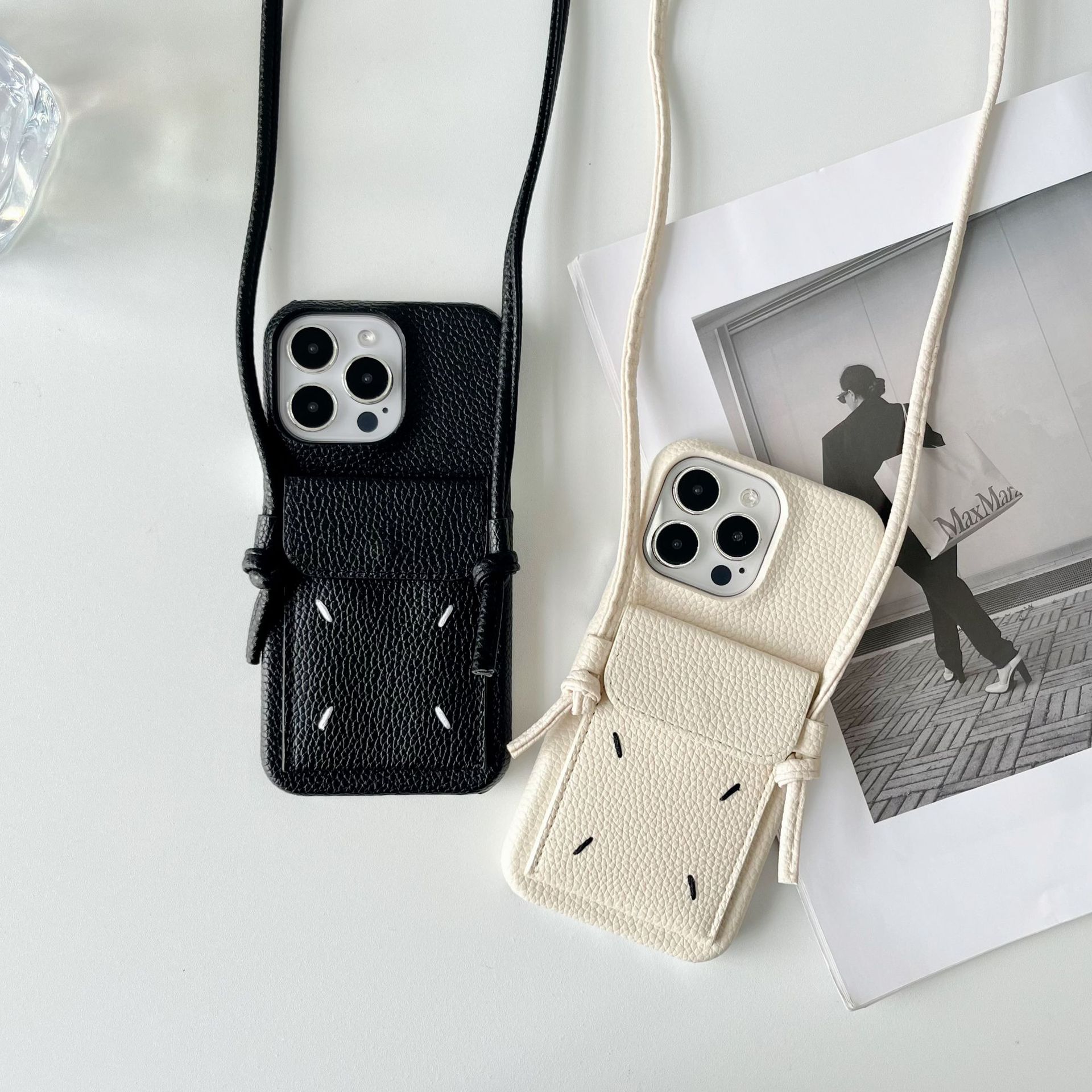 iPhone16ProMaxケース 多機種対応 チェーン ネックストラップ ショルダー 斜め掛け 白 黒 スマホケース