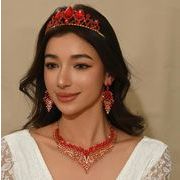 花嫁用 ティアラ3点セット ネックレス＆ピアス付き 欧米風 豪華でエレガントなウェディングアクセサリー