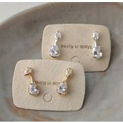 クリスタルピアス