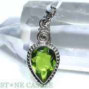 ☆一点物☆【ペンダントトップ】ペリドット (2A) (ブリリアントカット) No.46